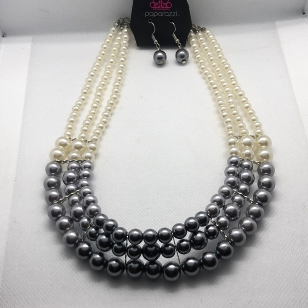 Paparazzi Pearl necklace & earrings set